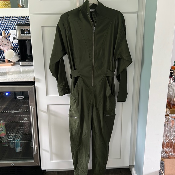 Athleta Pants - NWOT Athleta olive green flight like jumpsuit